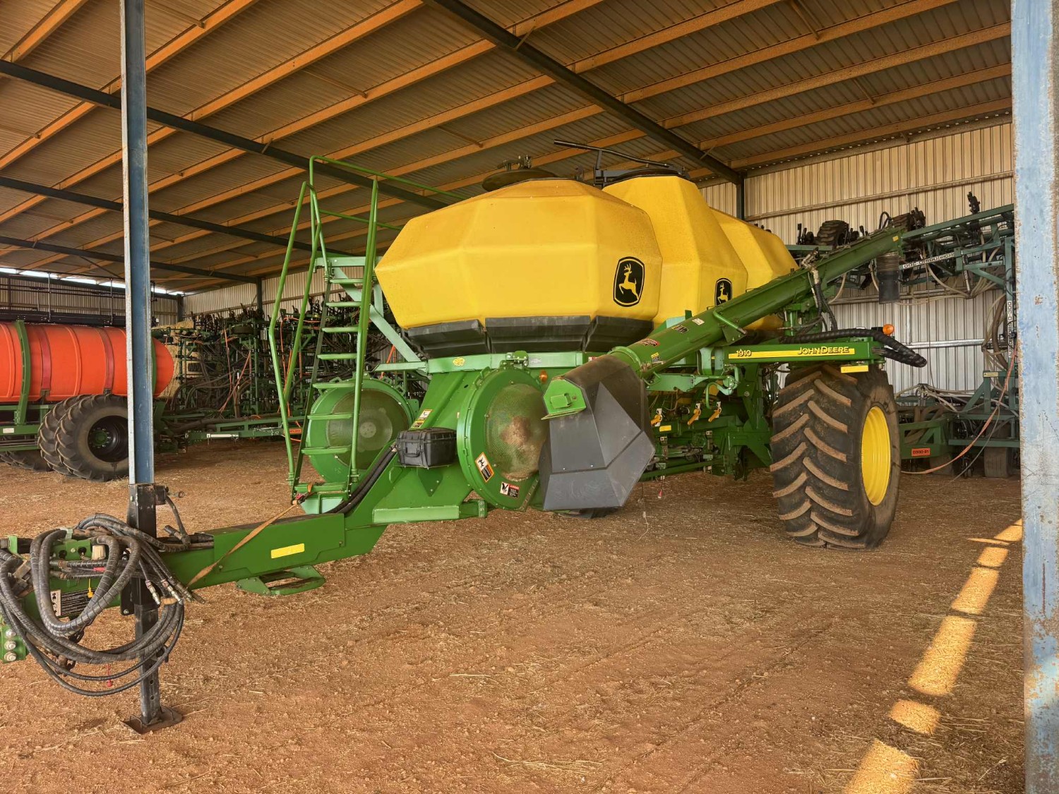 John Deere 1910