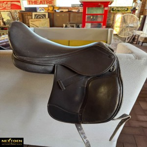 Bentley Junior Dressage Saddle