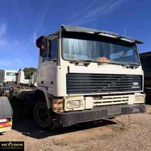 Volvo 1998 8x4