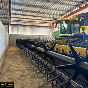 2017 New Holland 840CD45 Header Front