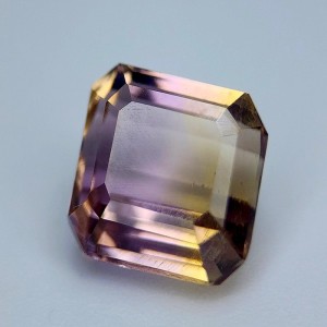 Purple to yellow Ametrine