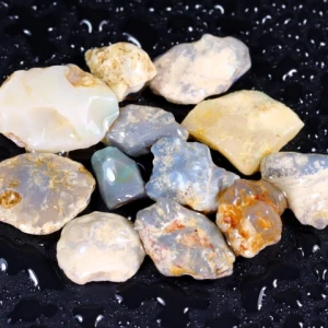 Lightning Ridge Dark opal rough parcel 043