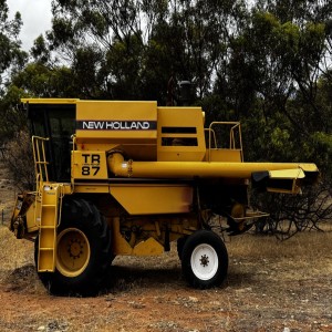 New Holland TR87