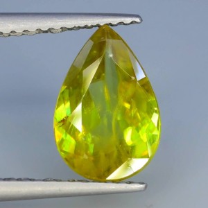 Multi fire green yellow Sphene