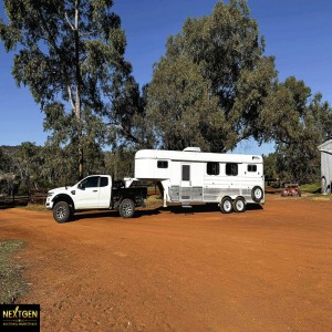 2018 2HAL Gooseneck with Luxury Living