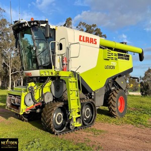 2014 Claas Lexion 770  and 2016 Claas Vario 1380  with Trailer