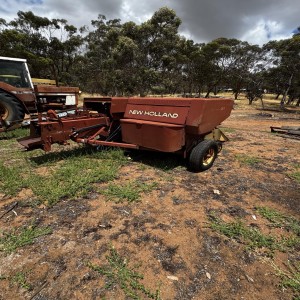 New Holland Square baler Hayliner 317